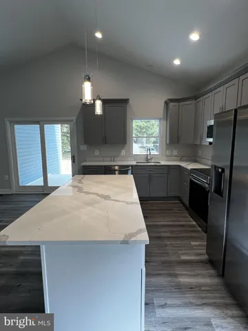 $2,195 | 38 Meadow View Lane, Colonial Beach, VA 22443