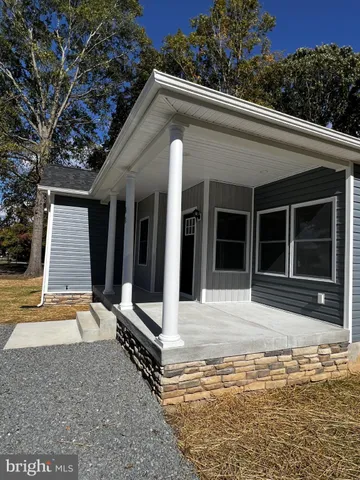 $2,195 | 38 Meadow View Lane, Colonial Beach, VA 22443