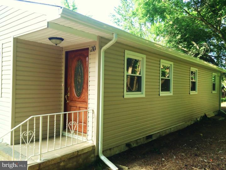 20 Smith Street Howell, NJ 07731 - Photo 3 of 15