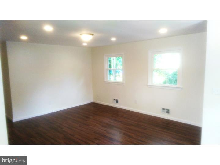 20 Smith Street Howell, NJ 07731 - Photo 4 of 15