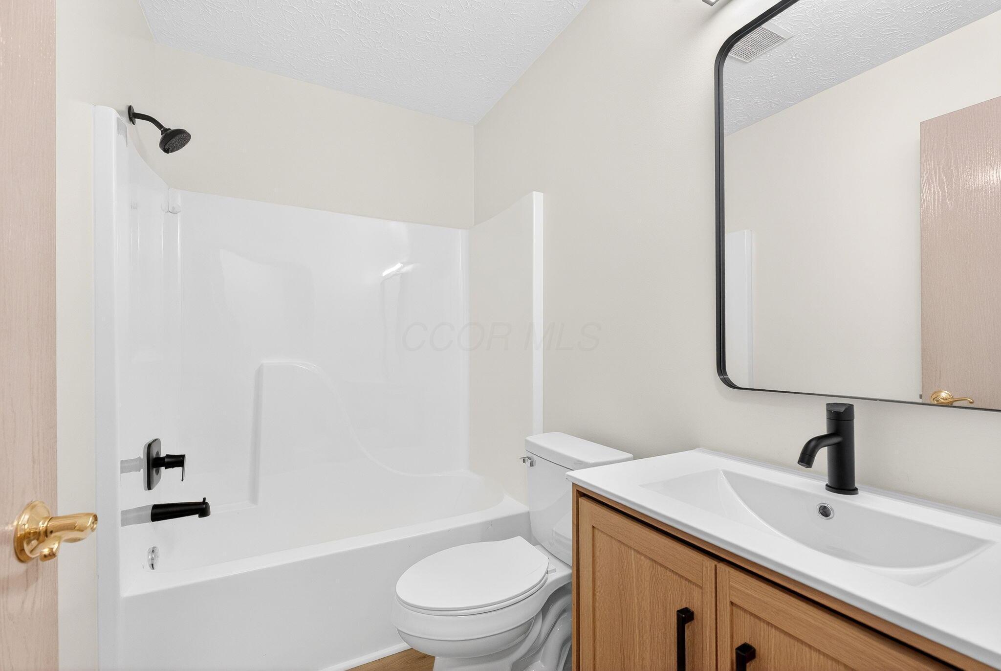 2064 Waymont Road Columbus, OH 43229 - Photo 17 of 31 2064 Waymont Rd (Interior)-15