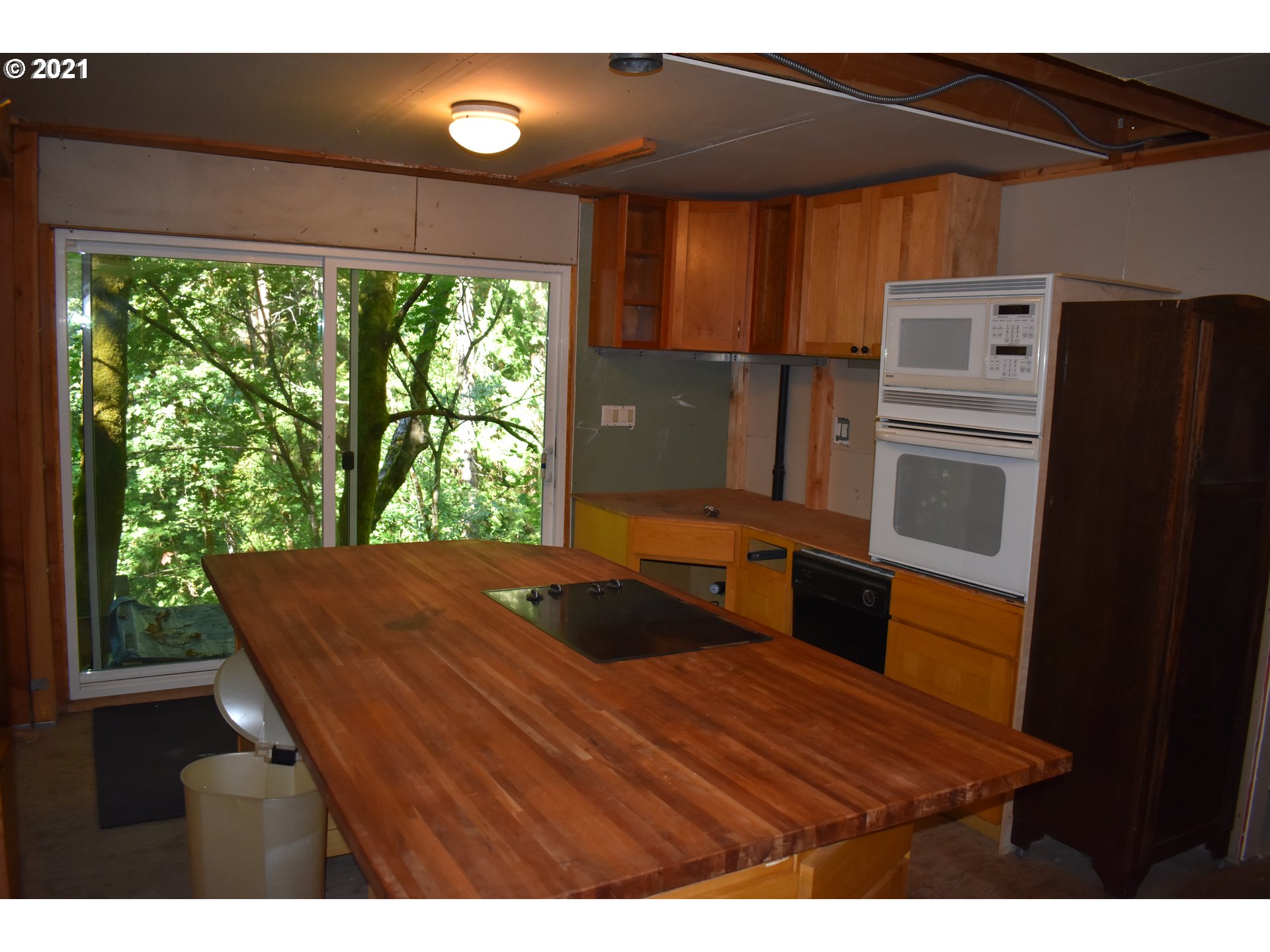 4911 Southwest Garden Home Road Portland, OR 97219 - Photo 11 of 15