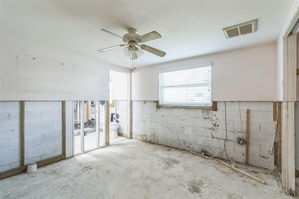 5004 Allner Street New Port Richey, FL 34652 - Photo 7 of 13 Gallery Image 7