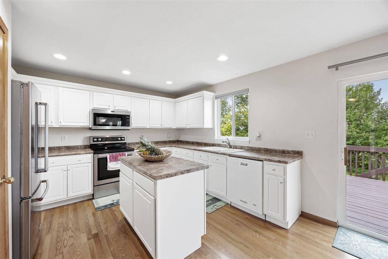 3402 Falcon View Road Southwest Cedar Rapids, IA 52404 - Photo 12 of 38 Gallery Image 12