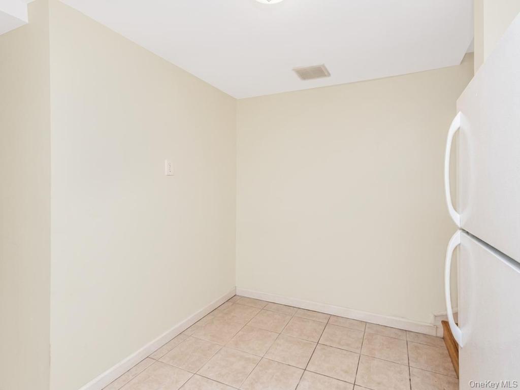4004 Rombouts Avenue Bronx, NY 10466 - Photo 31 of 37