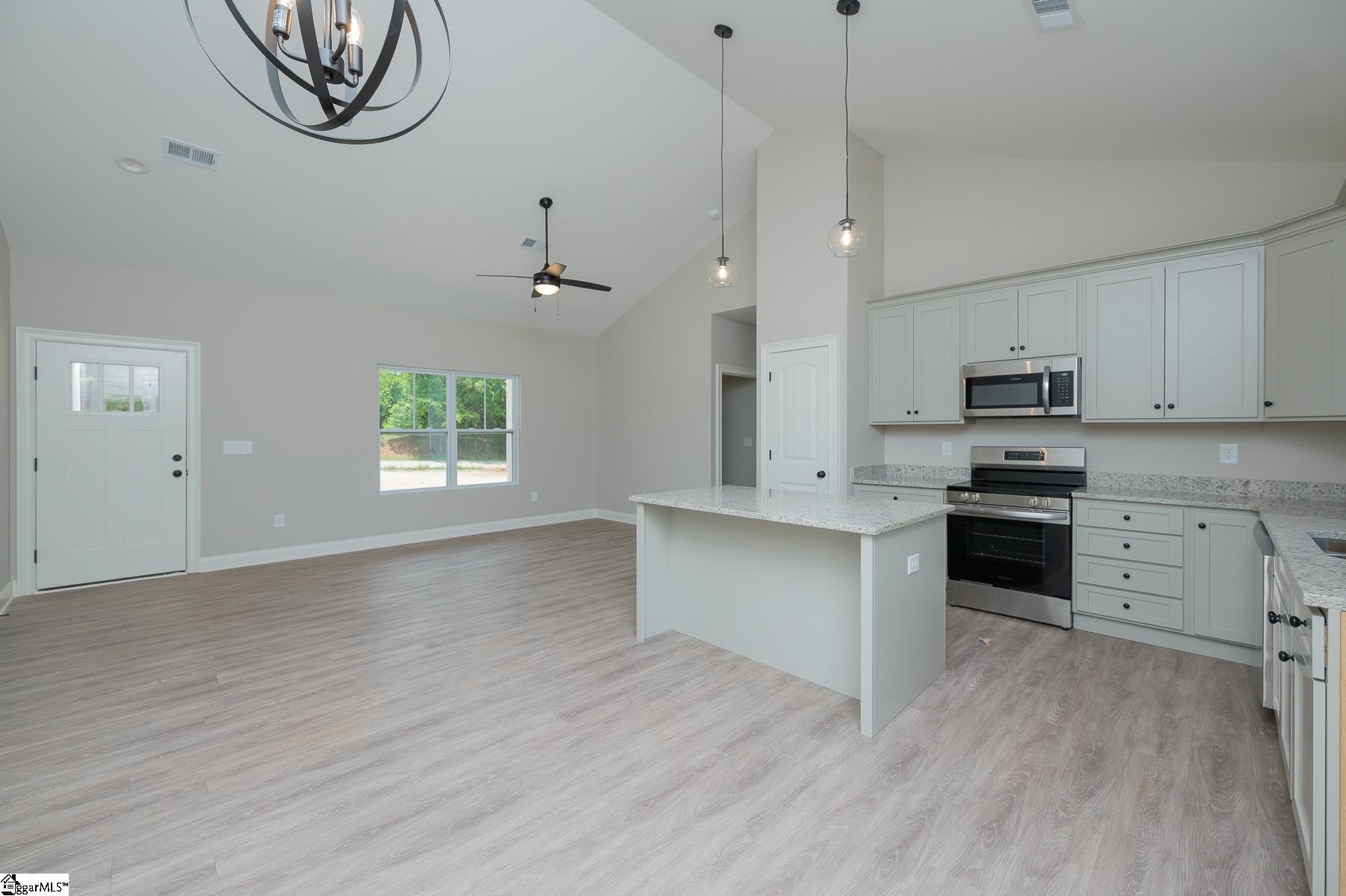 502 Hellams Road Gray Court, SC 29645 - Photo 10 of 27