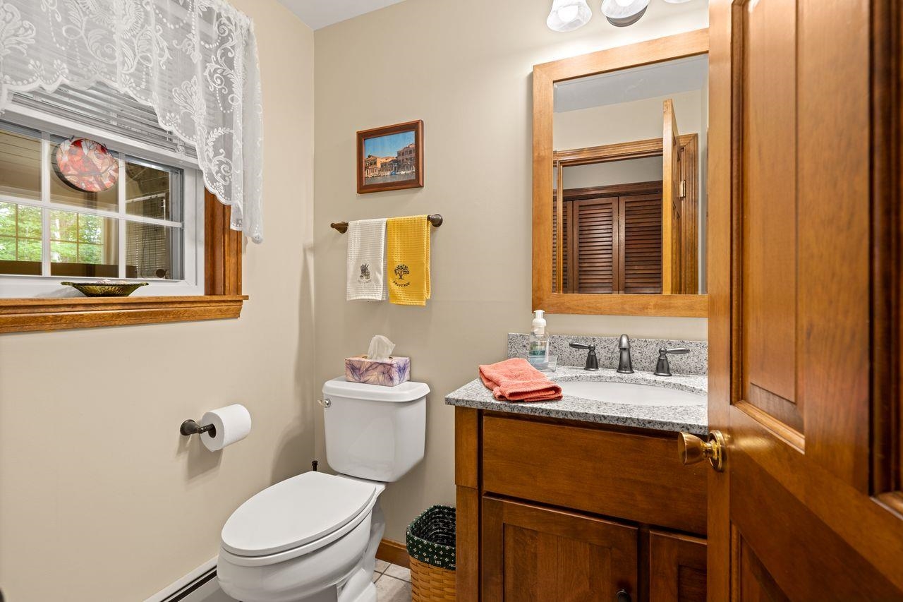 39 Autumn Run Hooksett, NH 03106 - Photo 15 of 38