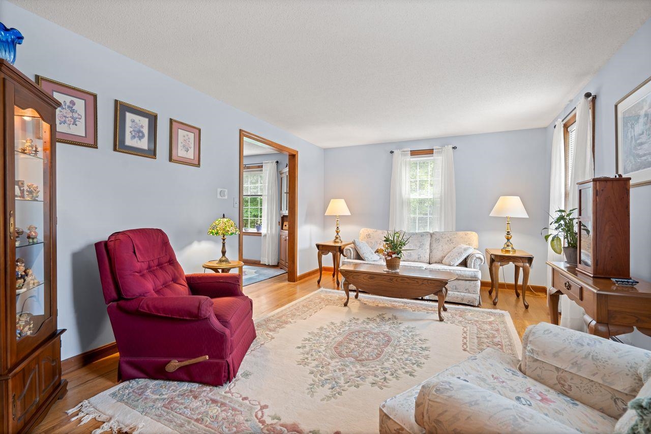 39 Autumn Run Hooksett, NH 03106 - Photo 4 of 38