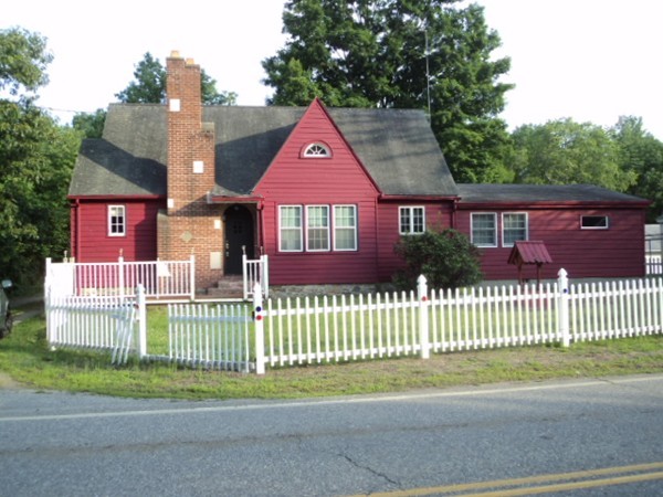 1377 Riverside Drive Thompson, CT 06255 - Photo 1 of 12 Gallery Image 1