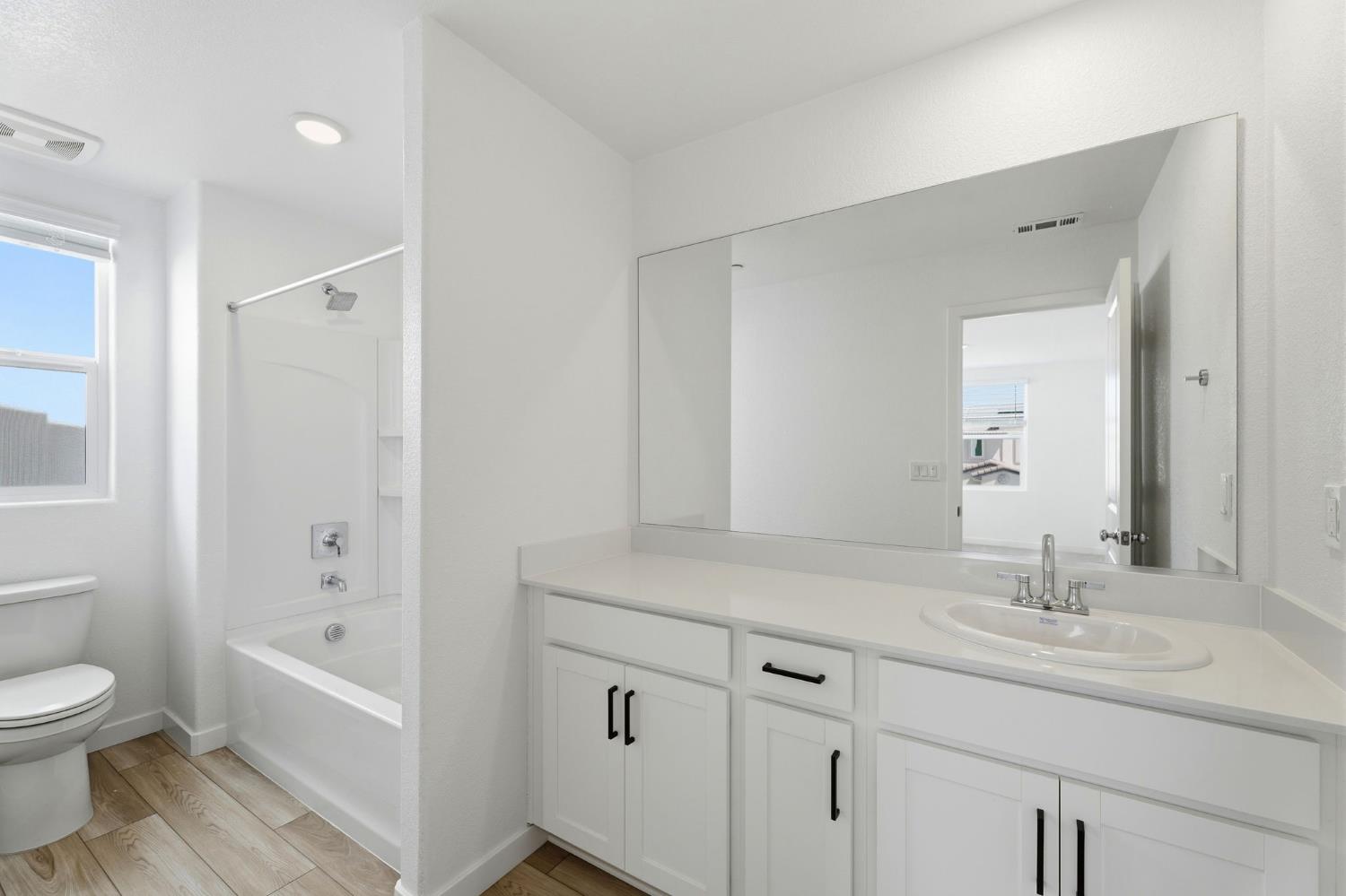 1259 Leonhardt Loop Lincoln, CA 95648 - Photo 6 of 11