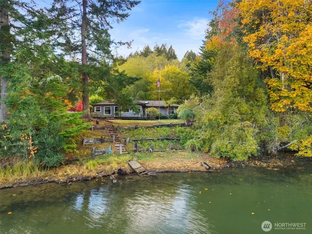 $790,000 | 6725 Northeast Sid Price Road, Poulsbo, WA 98370
