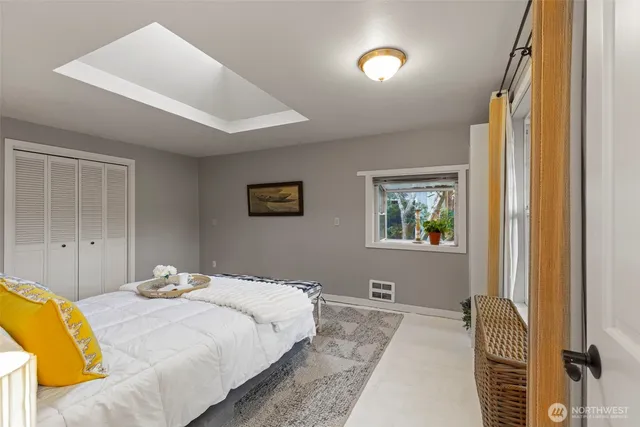 $790,000 | 6725 Northeast Sid Price Road, Poulsbo, WA 98370