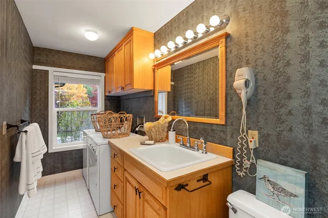 $790,000 | 6725 Northeast Sid Price Road, Poulsbo, WA 98370