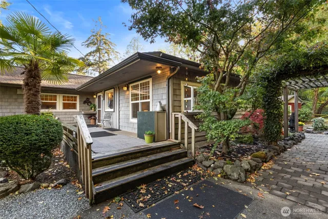 $790,000 | 6725 Northeast Sid Price Road, Poulsbo, WA 98370