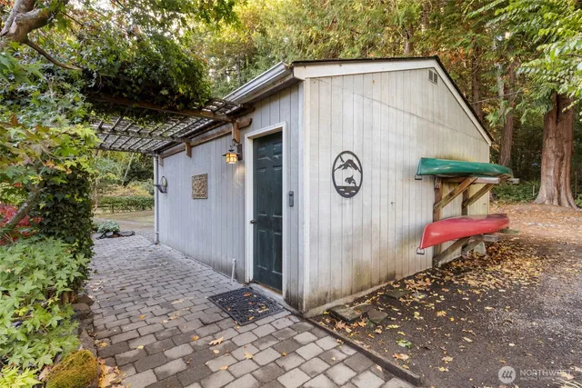 $790,000 | 6725 Northeast Sid Price Road, Poulsbo, WA 98370