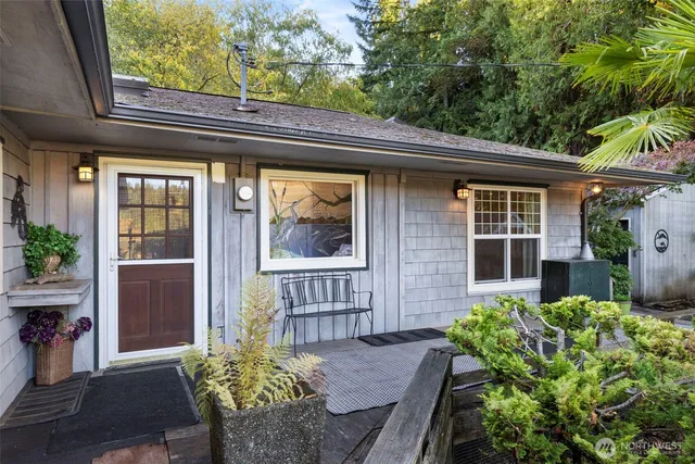 $790,000 | 6725 Northeast Sid Price Road, Poulsbo, WA 98370