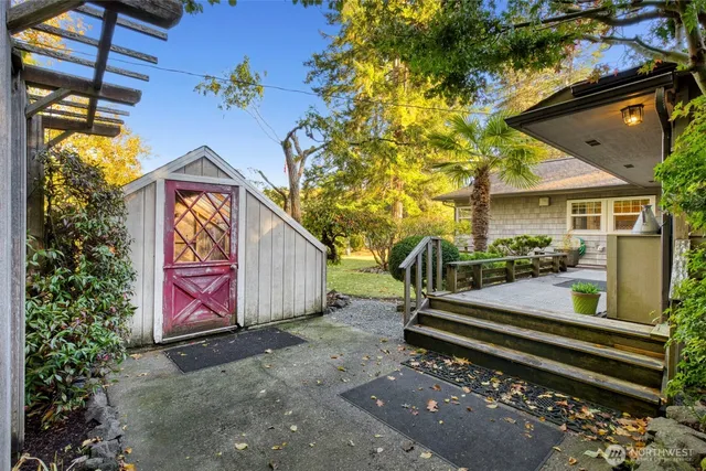 $790,000 | 6725 Northeast Sid Price Road, Poulsbo, WA 98370