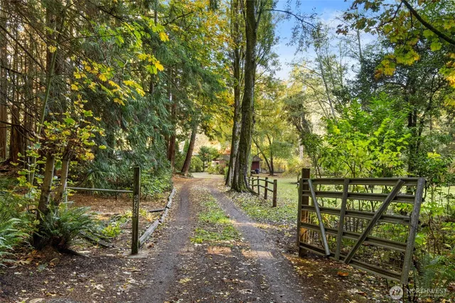 $790,000 | 6725 Northeast Sid Price Road, Poulsbo, WA 98370