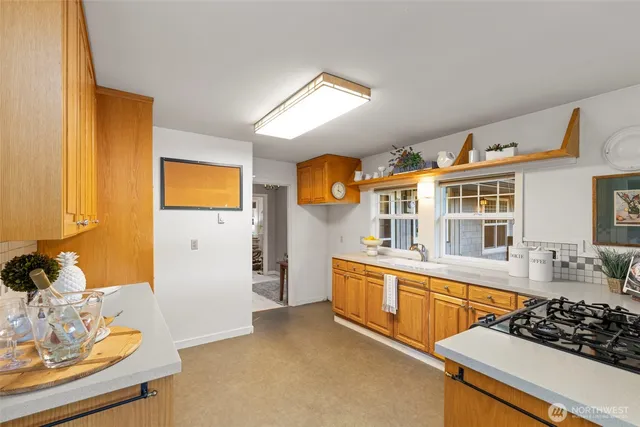 $790,000 | 6725 Northeast Sid Price Road, Poulsbo, WA 98370