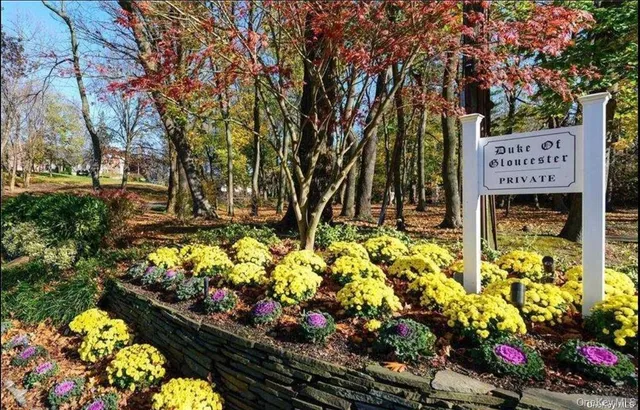 $6,550 | 10 Duke Of Gloucester, Manhasset, NY 11030