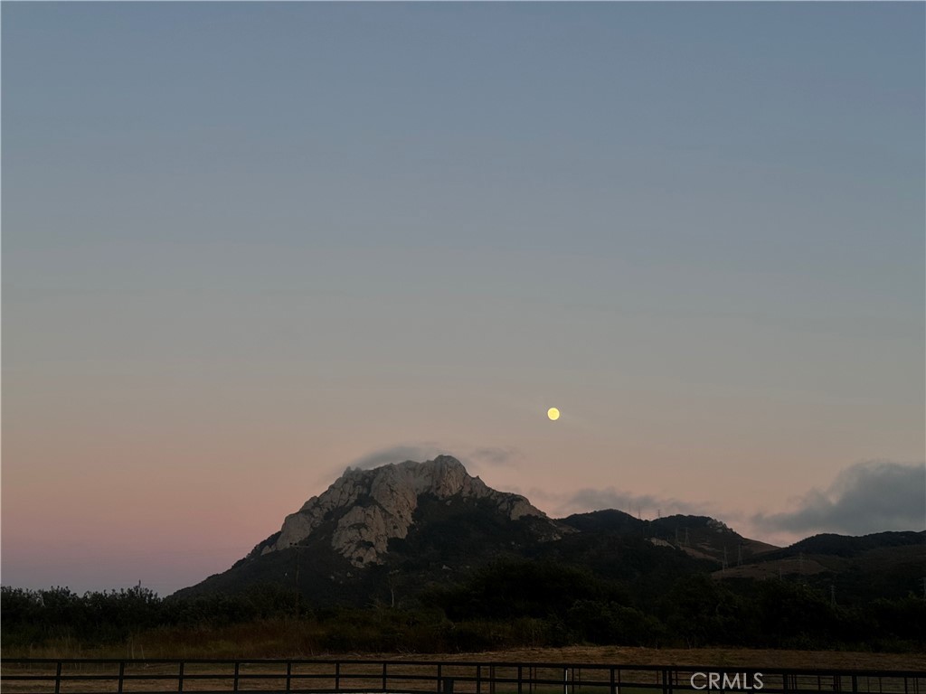 1970 Quintana Road Morro Bay, CA 93442 - Photo 27 of 38 a view of sunset and a yard