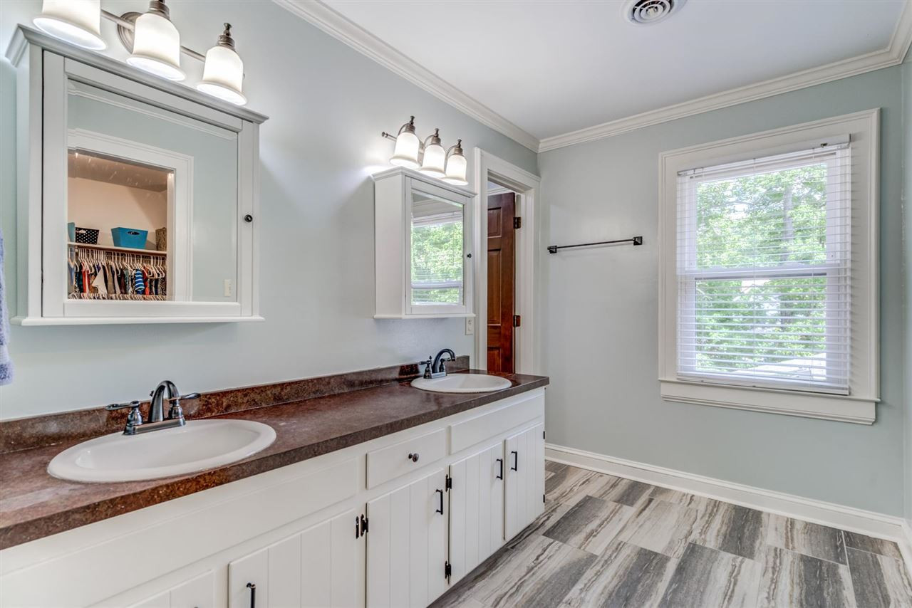 8308 Druids Lane Raleigh, NC 27613 - Photo 15 of 30 Photo 15