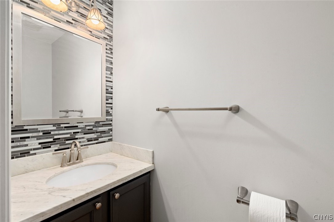 4618 Reliant Road Jamesville, NY 13078 - Photo 14 of 44 Half Bathroom