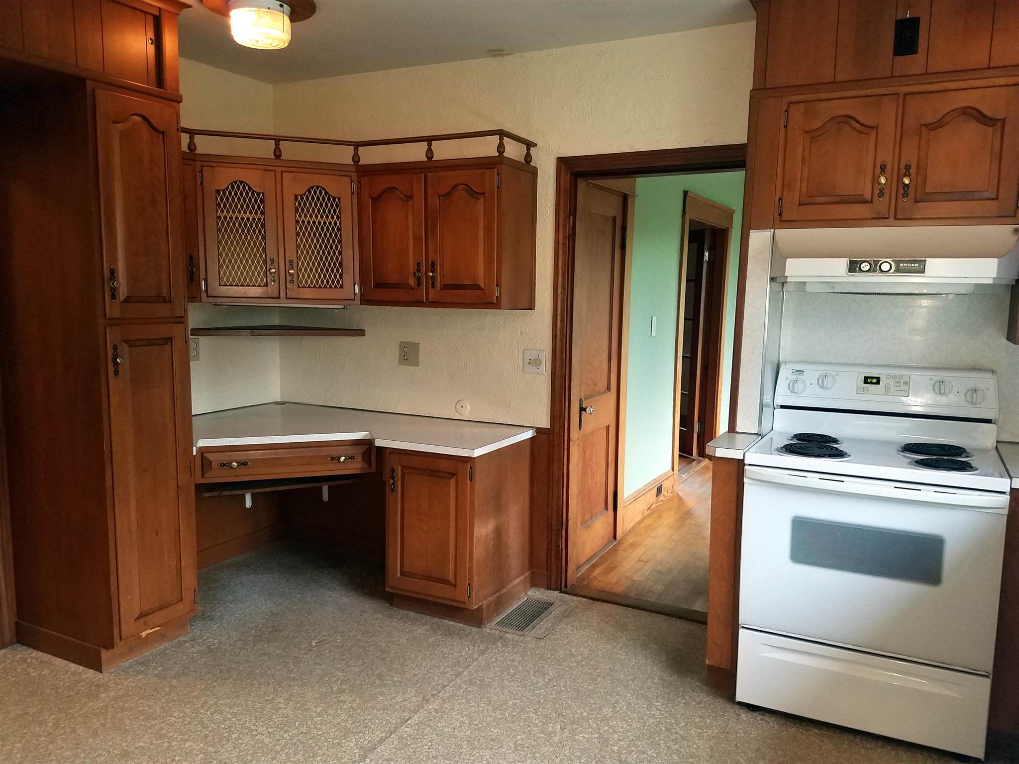 138 New Boston Road Bedford, NH 03110 - Photo 6 of 13 Gallery Image 6