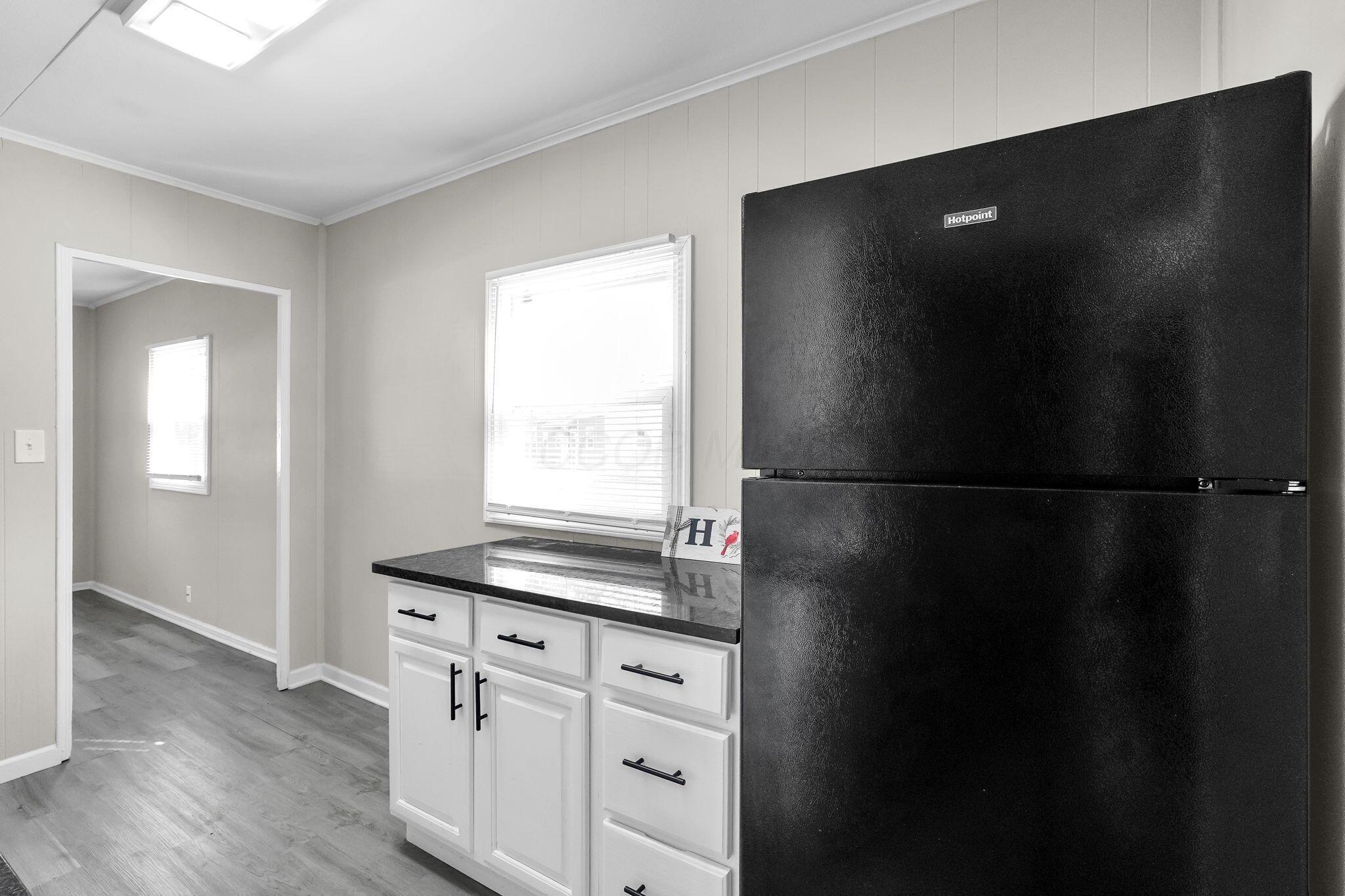 442 South Hampton Road Columbus, OH 43213 - Photo 14 of 29