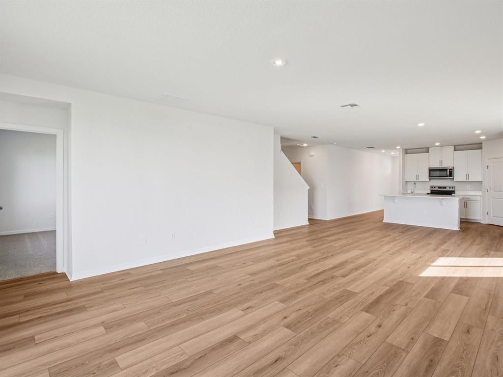 1718 Coolridge Place Zephyrhills, FL 33541 - Photo 2 of 24