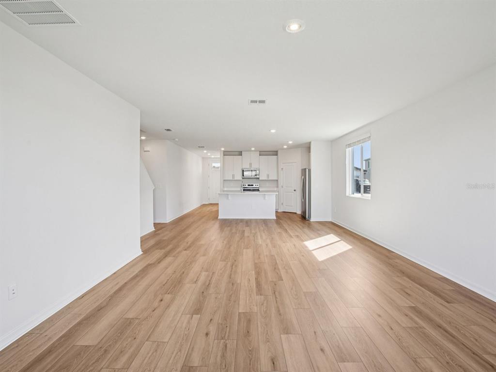 1718 Coolridge Place Zephyrhills, FL 33541 - Photo 4 of 24