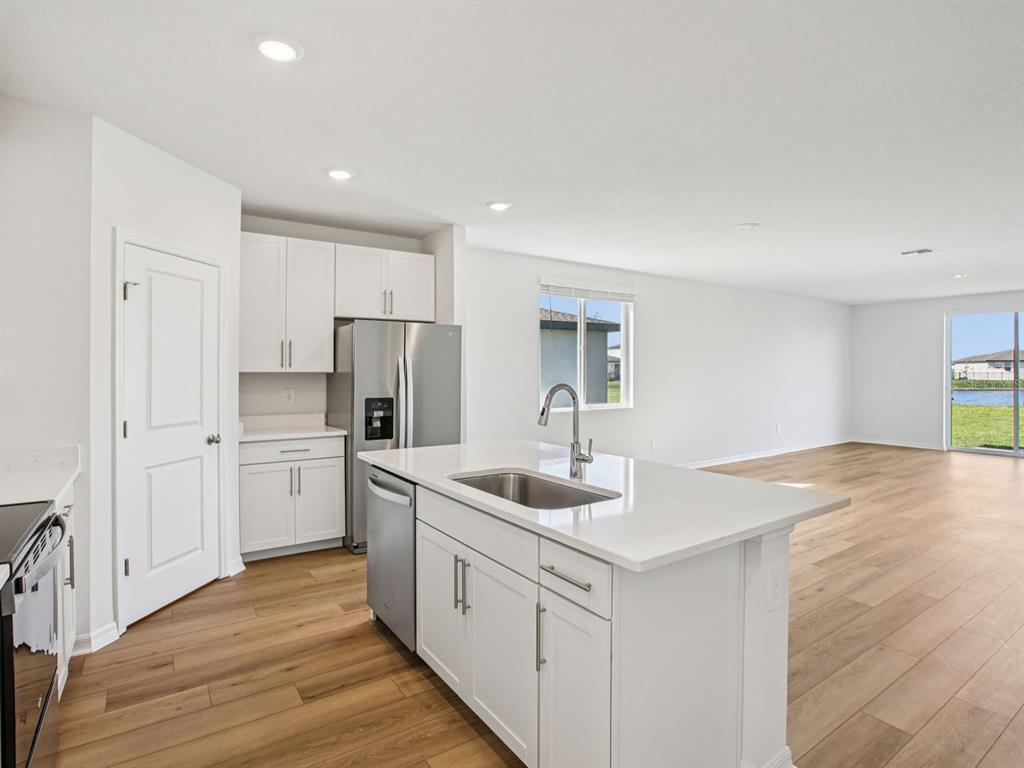 1718 Coolridge Place Zephyrhills, FL 33541 - Photo 5 of 24