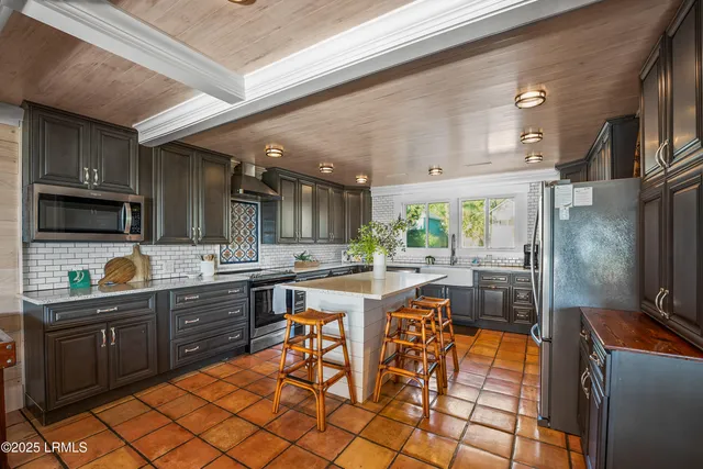 $2,235,000 | 461 Porpoise Circle, Fripp Island, SC 29920