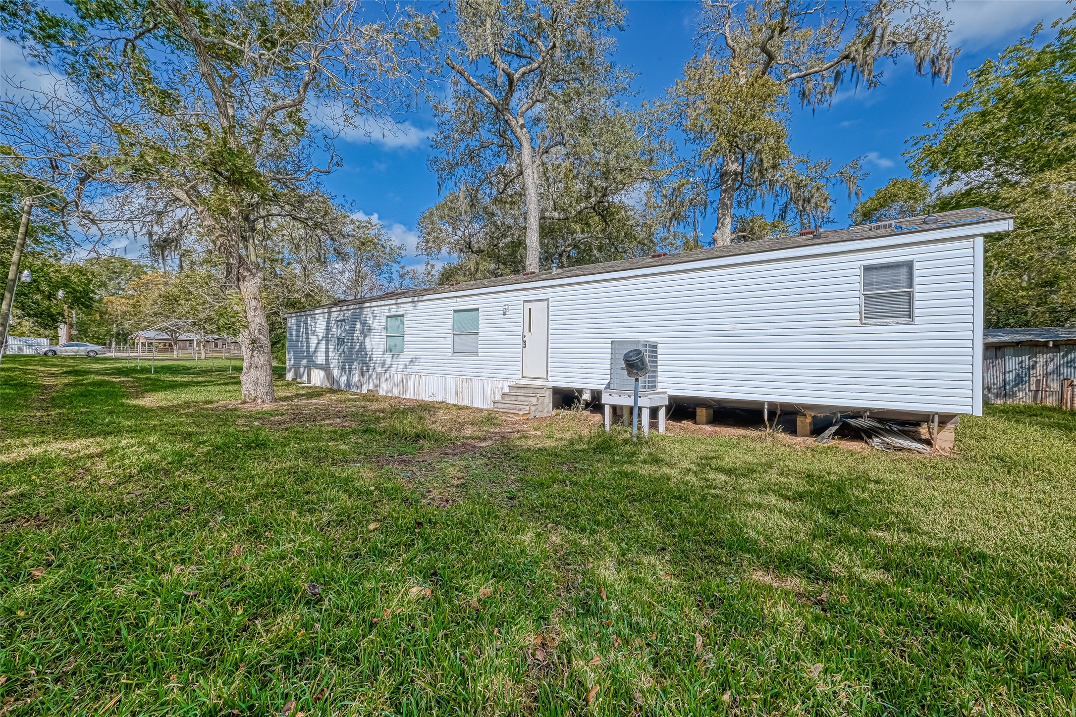 9205 Tigner Road Rosharon, TX 77583 - Photo 2 of 16