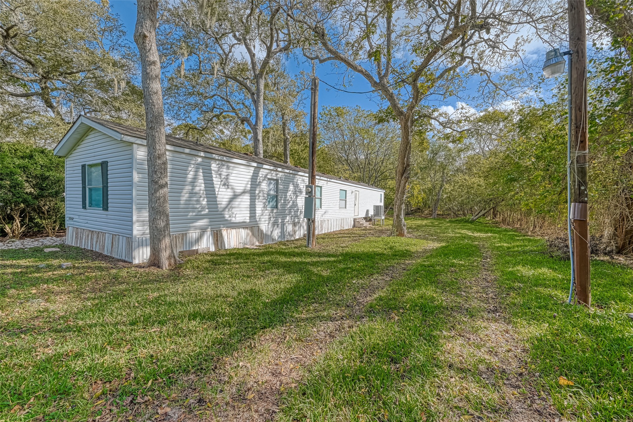 9205 Tigner Road Rosharon, TX 77583 - Photo 3 of 16