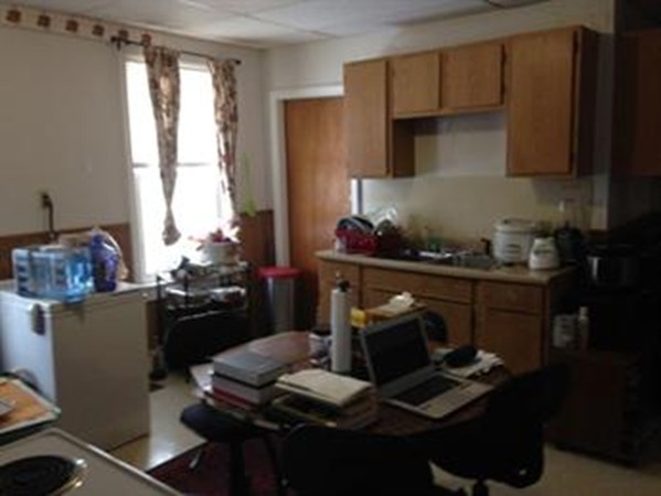 12 Maxwell Street Worcester, MA 01607 - Photo 6 of 24 Gallery Image 6