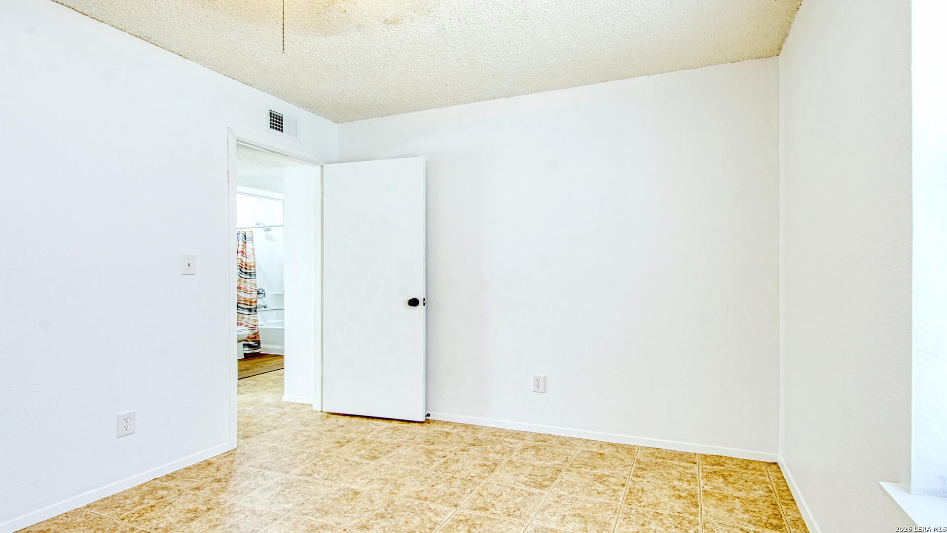 406 Pine Street Kenedy, TX 78119 - Photo 30 of 31 a view of an empty room