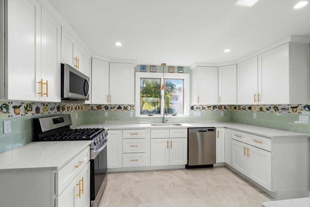 116 Falmouth Road Newton, MA 02465 - Photo 4 of 30