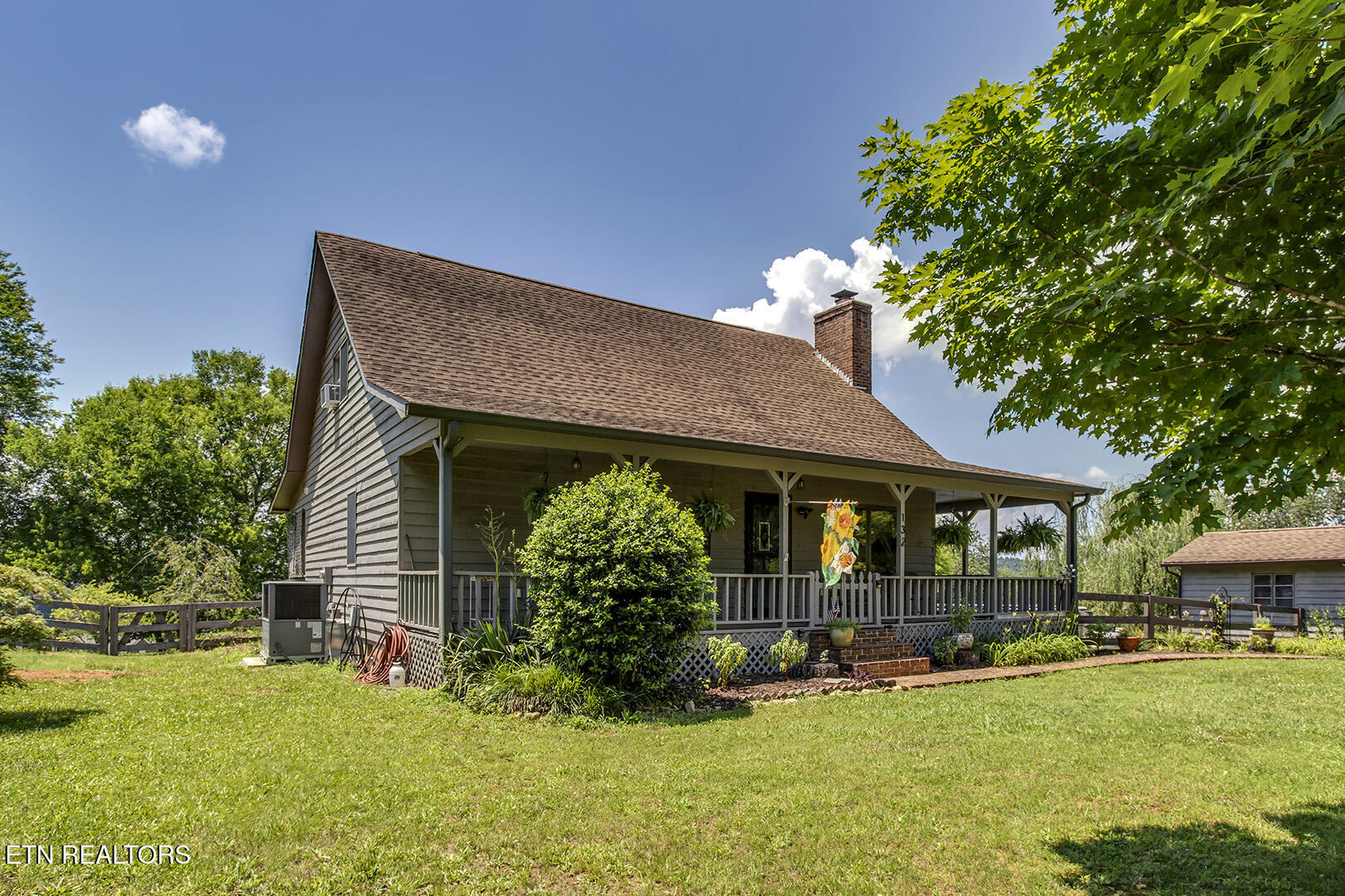 132 Morris Road Kingston, TN 37763 - Photo 3 of 60 03_MorrisLane_132_FrontLeft