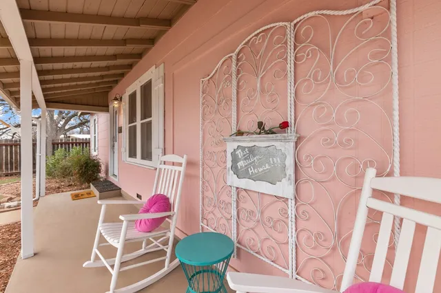 $579,000 | 812 West Austin Street, Fredericksburg, TX 78624