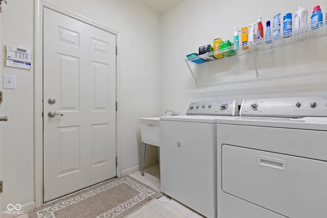 $450,000 | 8922 Crystal Lake Drive, Indianapolis, IN 46240