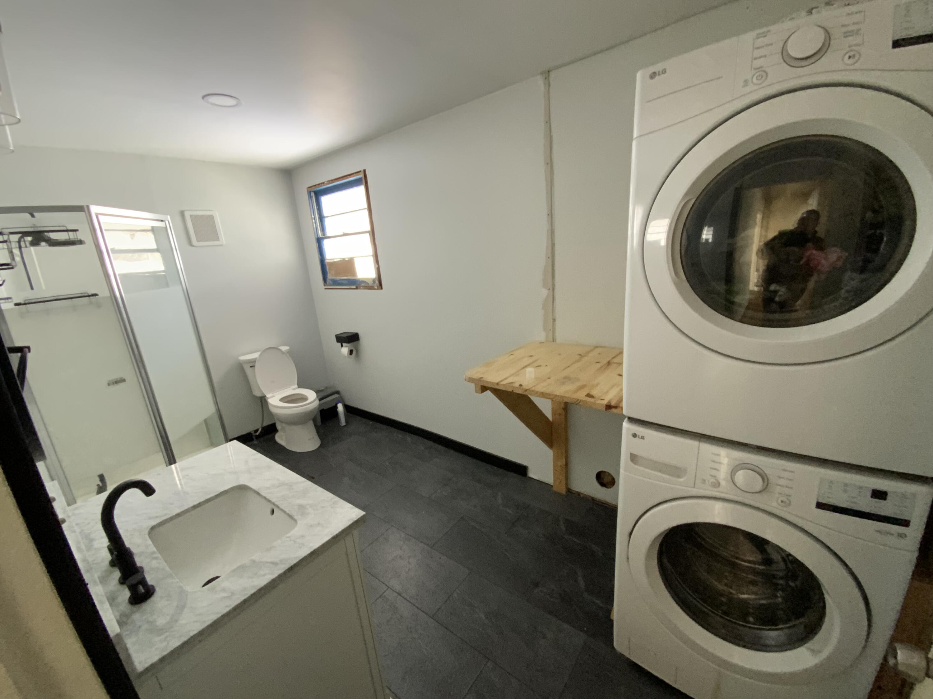 609 West Center Street Albion, MI 49224 - Photo 7 of 13 IMG_1365