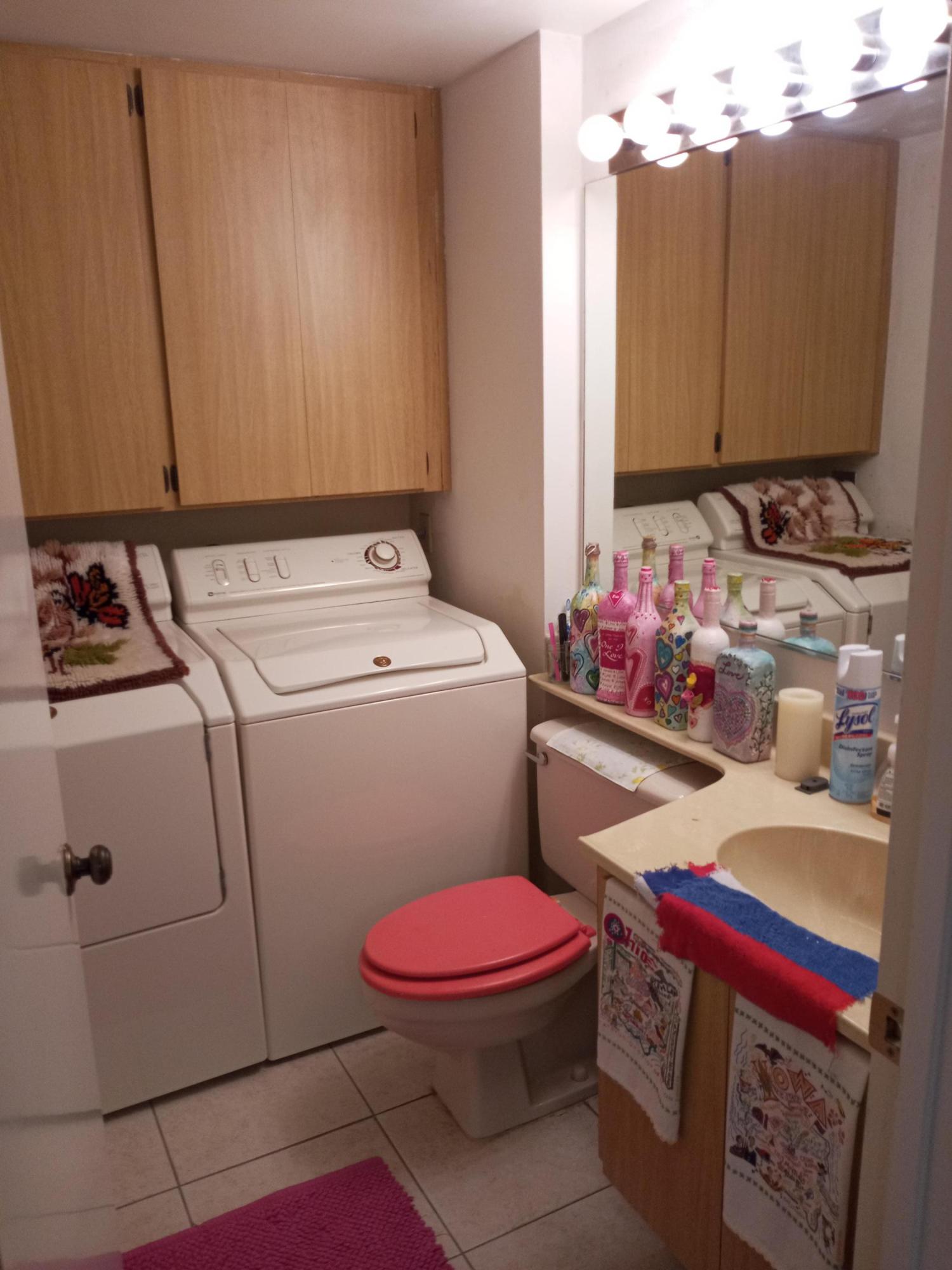 5808 58th Way West Palm Beach, FL 33409 - Photo 11 of 15 half bath