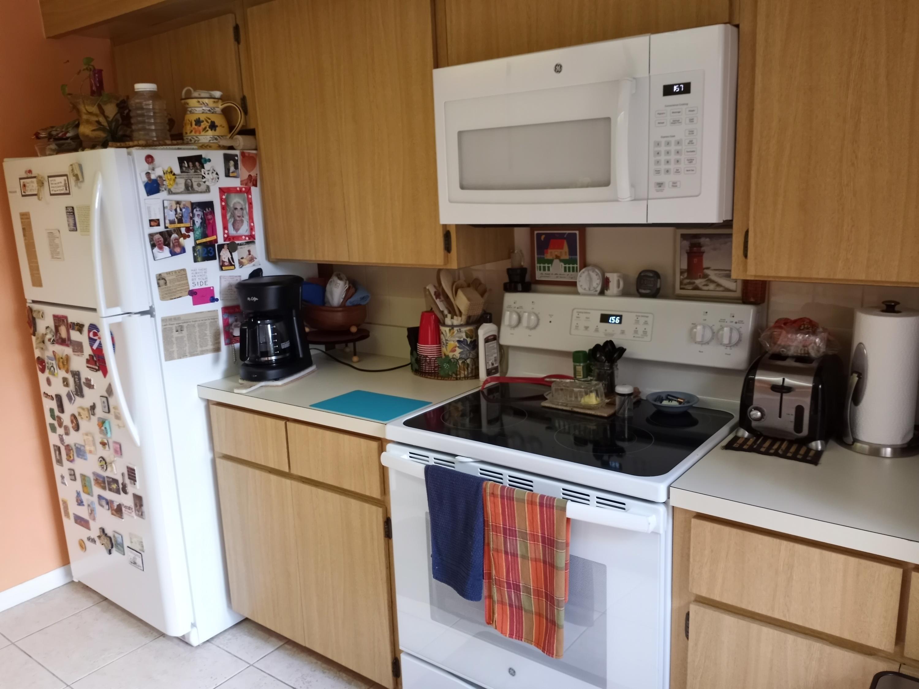 5808 58th Way West Palm Beach, FL 33409 - Photo 13 of 15 kitchen