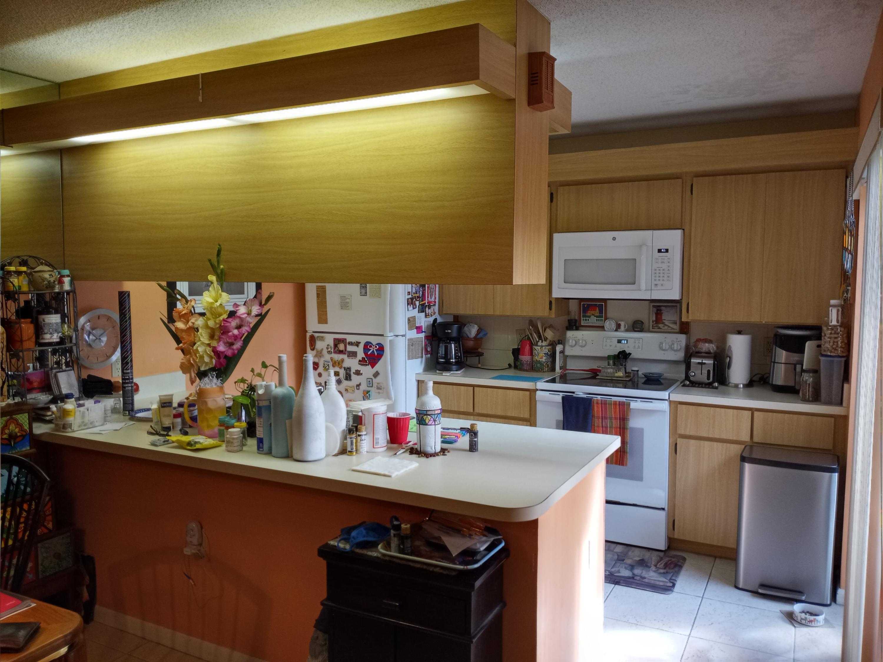 5808 58th Way West Palm Beach, FL 33409 - Photo 7 of 15 Kitchen3