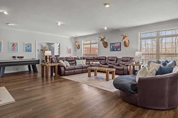 $795,000 | 662 Oak Shadow Drive, New Johnsonville, TN 37134
