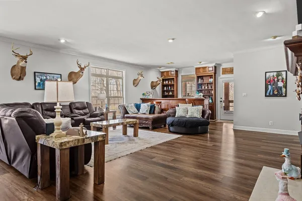 $795,000 | 662 Oak Shadow Drive, New Johnsonville, TN 37134