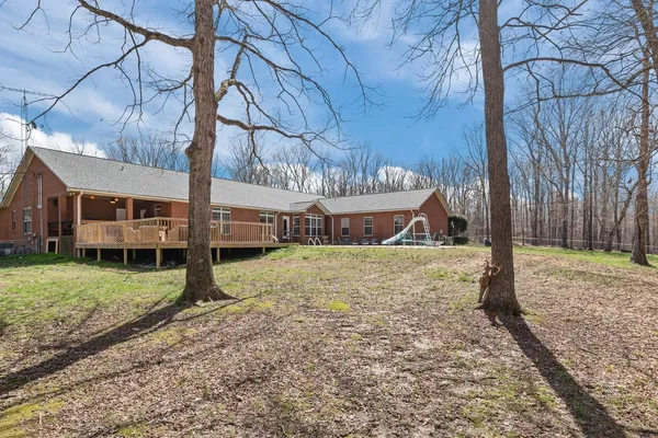 $795,000 | 662 Oak Shadow Drive, New Johnsonville, TN 37134