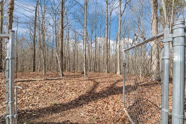 $795,000 | 662 Oak Shadow Drive, New Johnsonville, TN 37134