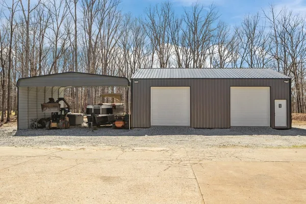 $795,000 | 662 Oak Shadow Drive, New Johnsonville, TN 37134